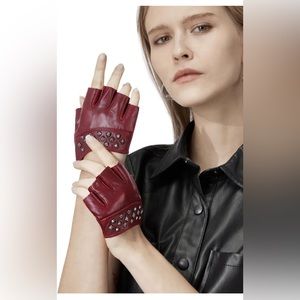 Leather fingerless gloves. Never worn